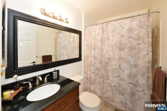 858 Juniper Way, Mahwah, NJ 07430