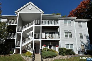 858 Juniper Way, Mahwah, NJ 07430