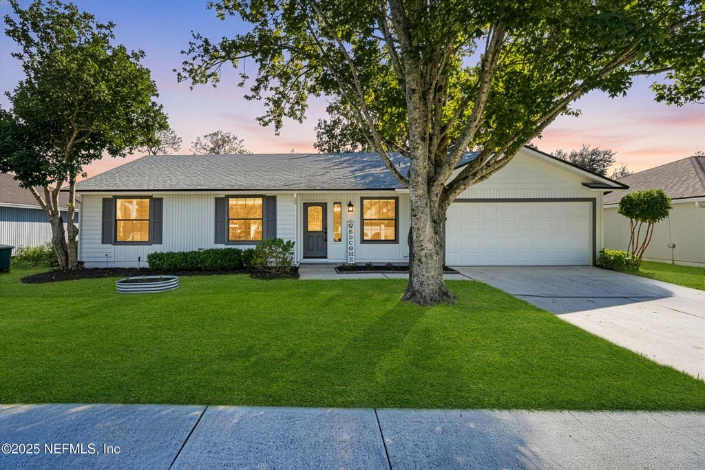 4530 CROSSTIE Road N, Jacksonville, FL 32257