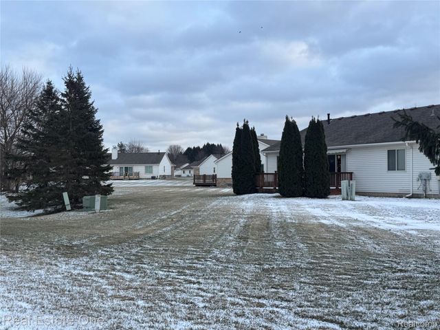 52210 S Gabriella Lane 39, Macomb Township, MI 48042