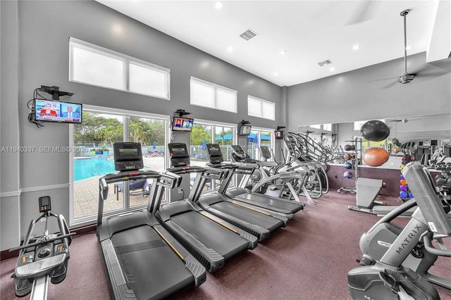 1450 Weeping Willow Way, Hollywood, FL 33019