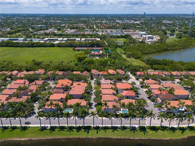 1450 Weeping Willow Way, Hollywood, FL 33019
