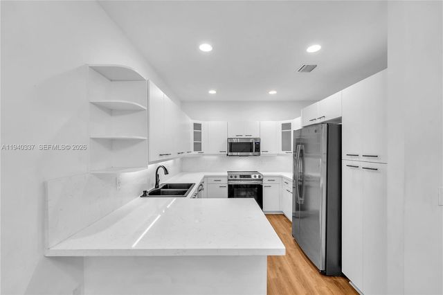 1450 Weeping Willow Way, Hollywood, FL 33019