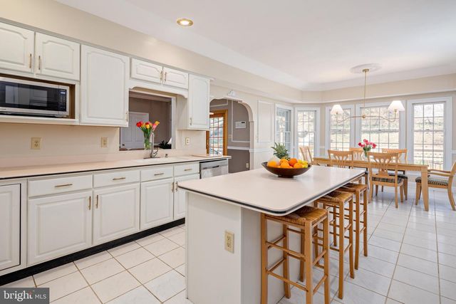 6 CHAMARAL CT, Cockeysville, MD 21030
