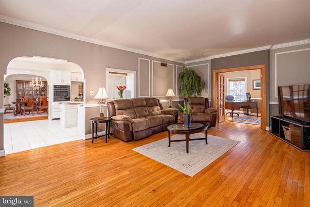 6 CHAMARAL CT, Cockeysville, MD 21030