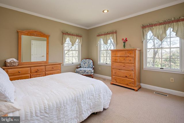 6 CHAMARAL CT, Cockeysville, MD 21030