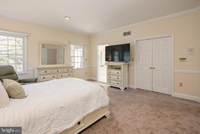 6 CHAMARAL CT, Cockeysville, MD 21030