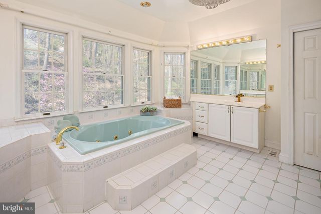 6 CHAMARAL CT, Cockeysville, MD 21030