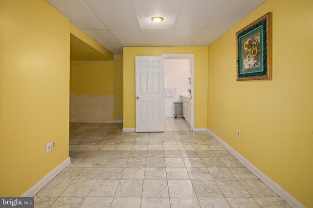 6 CHAMARAL CT, Cockeysville, MD 21030