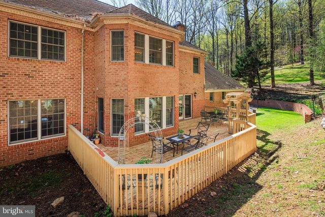 6 CHAMARAL CT, Cockeysville, MD 21030