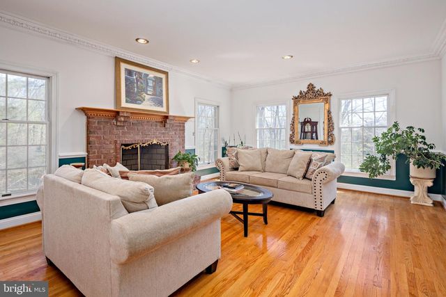 6 CHAMARAL CT, Cockeysville, MD 21030