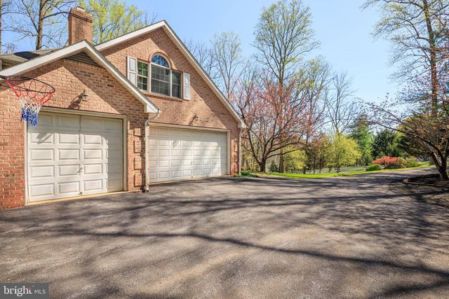6 CHAMARAL CT, Cockeysville, MD 21030