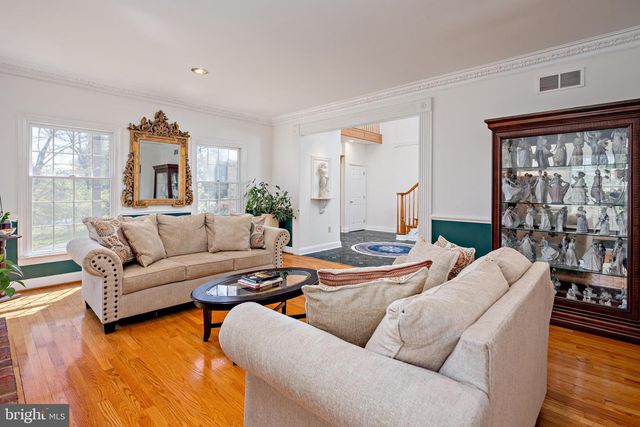6 CHAMARAL CT, Cockeysville, MD 21030