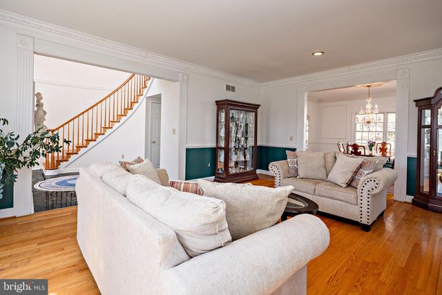 6 CHAMARAL CT, Cockeysville, MD 21030