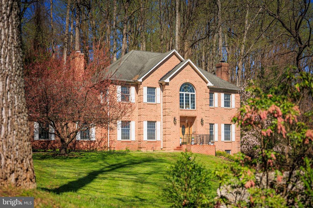 6 CHAMARAL CT, Cockeysville, MD 21030
