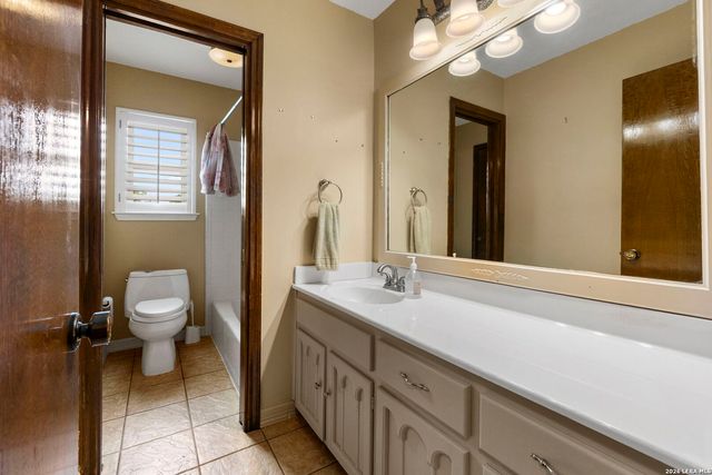 4015 FAWNRIDGE DR, San Antonio, TX 78229