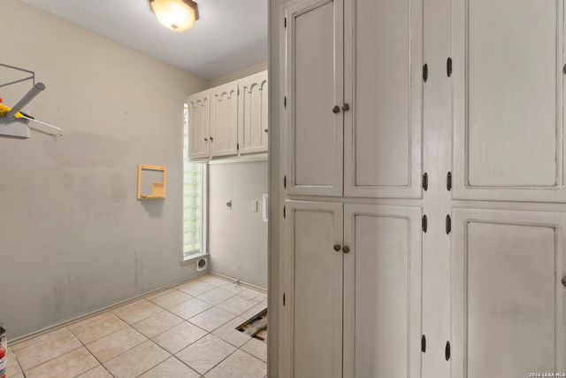 4015 FAWNRIDGE DR, San Antonio, TX 78229