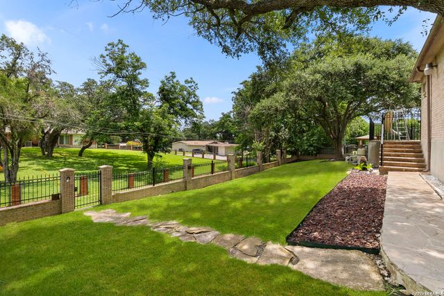 4015 FAWNRIDGE DR, San Antonio, TX 78229