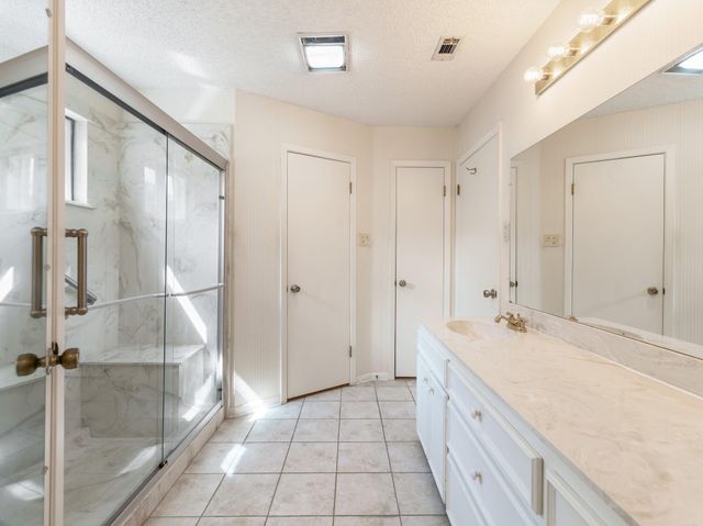 1517 Oakcrest Street, Wharton, TX 77488