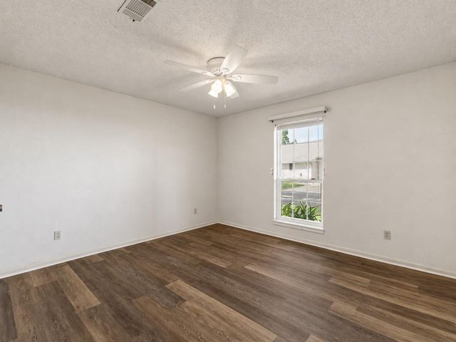 1517 Oakcrest Street, Wharton, TX 77488