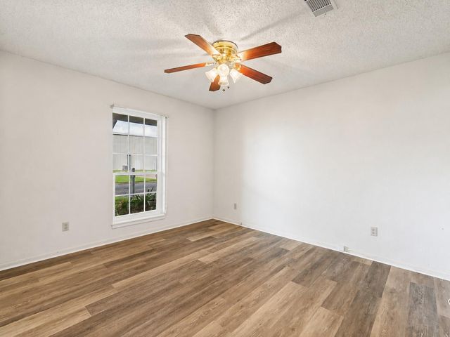 1517 Oakcrest Street, Wharton, TX 77488