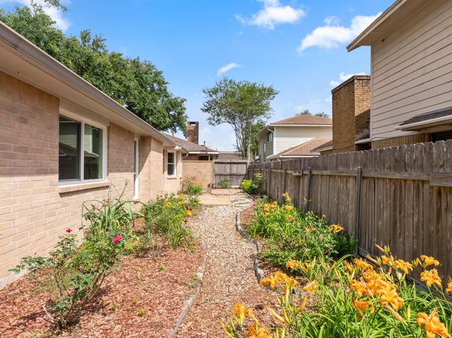 1517 Oakcrest Street, Wharton, TX 77488