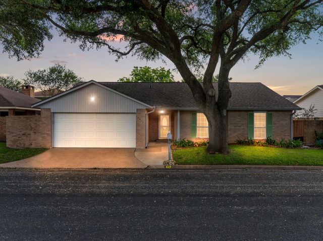 1517 Oakcrest Street, Wharton, TX 77488
