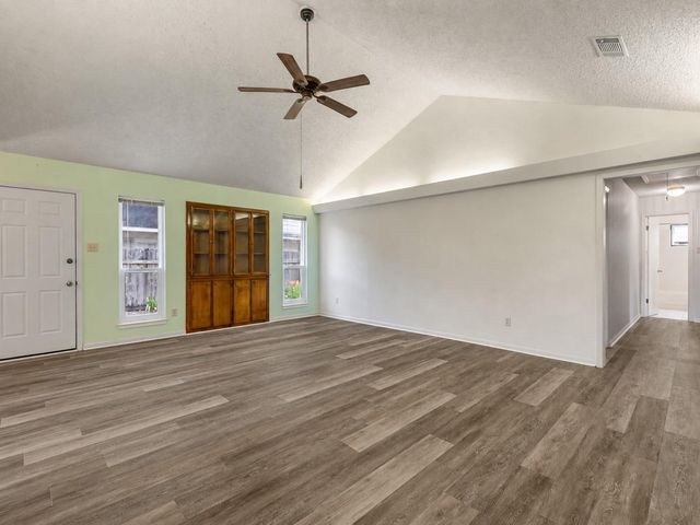 1517 Oakcrest Street, Wharton, TX 77488