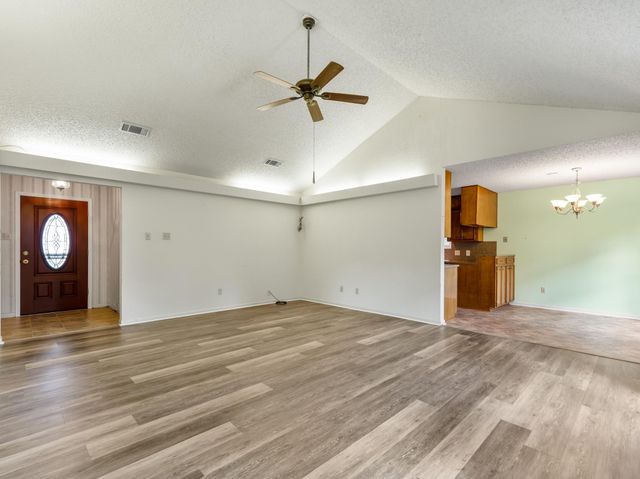 1517 Oakcrest Street, Wharton, TX 77488
