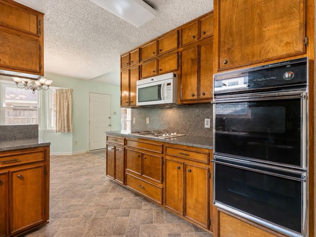 1517 Oakcrest Street, Wharton, TX 77488