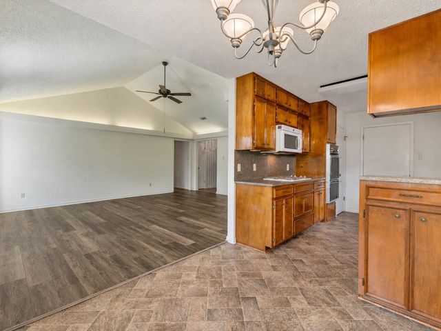 1517 Oakcrest Street, Wharton, TX 77488