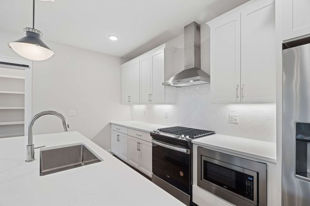 6316 Edsel Dr, Nashville, TN 37209