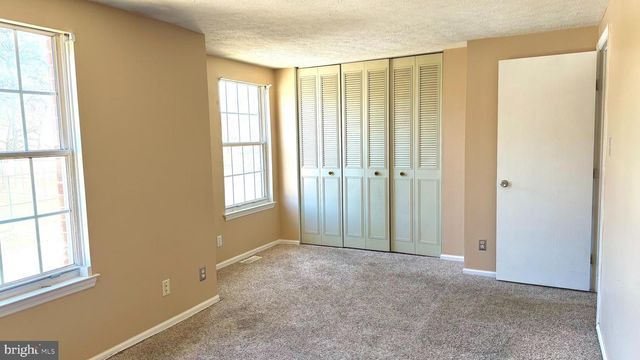 25 DORCHESTER CIR, Marlton, NJ 08053
