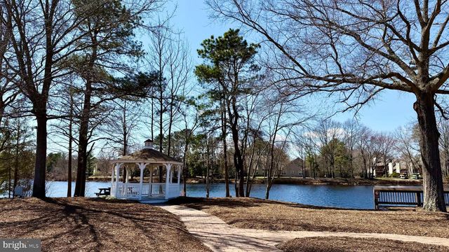 25 DORCHESTER CIR, Marlton, NJ 08053