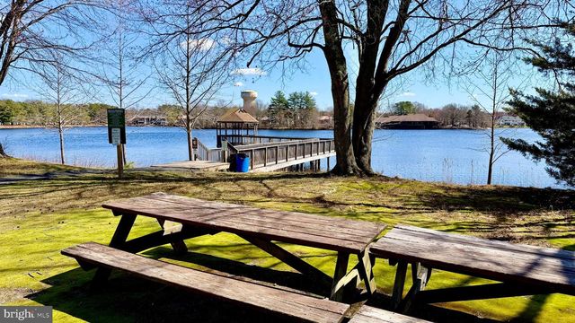 25 DORCHESTER CIR, Marlton, NJ 08053