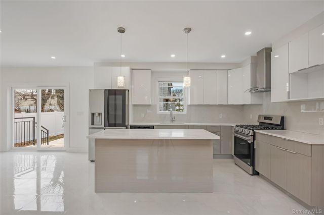 1078 Woodfield Road, Rockville Centre, NY 11570