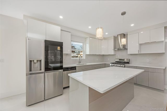 1078 Woodfield Road, Rockville Centre, NY 11570