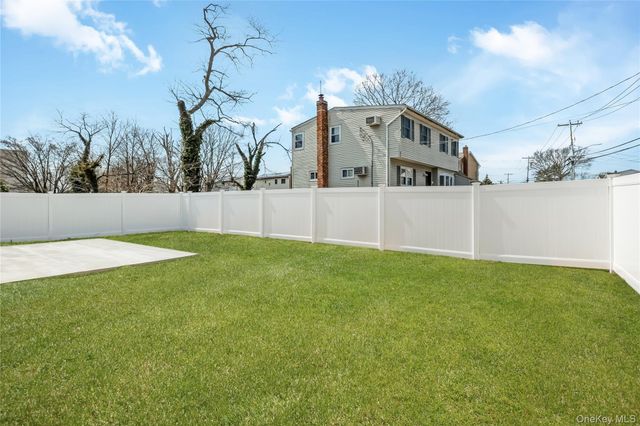 1078 Woodfield Road, Rockville Centre, NY 11570