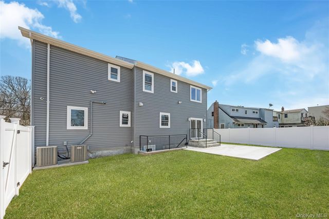 1078 Woodfield Road, Rockville Centre, NY 11570