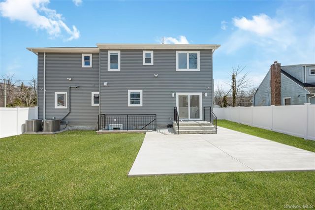 1078 Woodfield Road, Rockville Centre, NY 11570