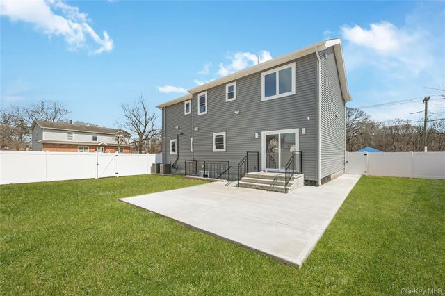 1078 Woodfield Road, Rockville Centre, NY 11570