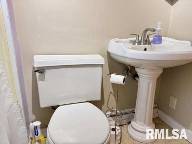 2918 PERSHING Boulevard, Clinton, IA 52732