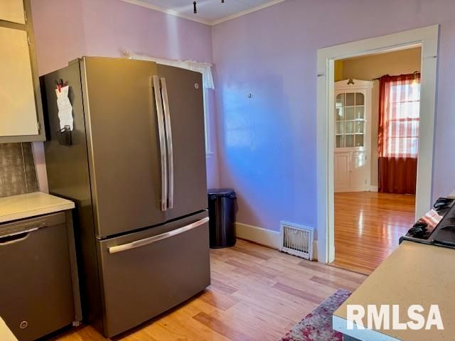 2918 PERSHING Boulevard, Clinton, IA 52732