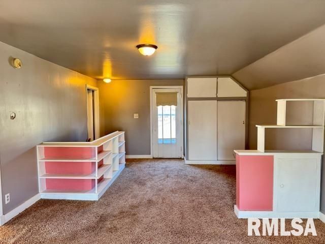 2918 PERSHING Boulevard, Clinton, IA 52732