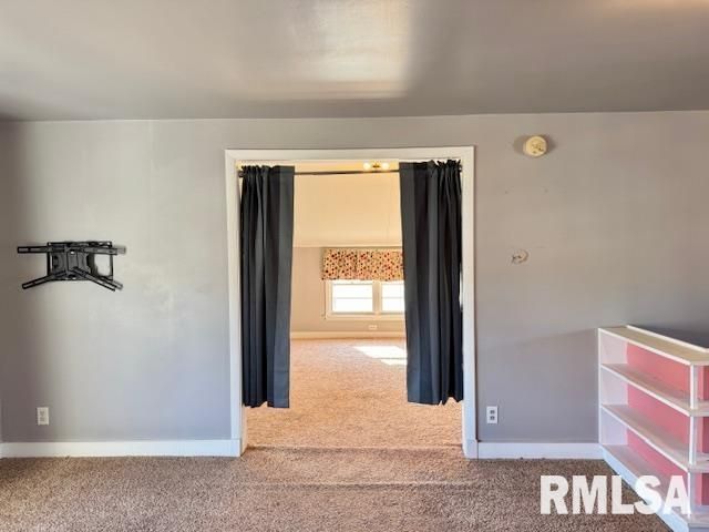 2918 PERSHING Boulevard, Clinton, IA 52732