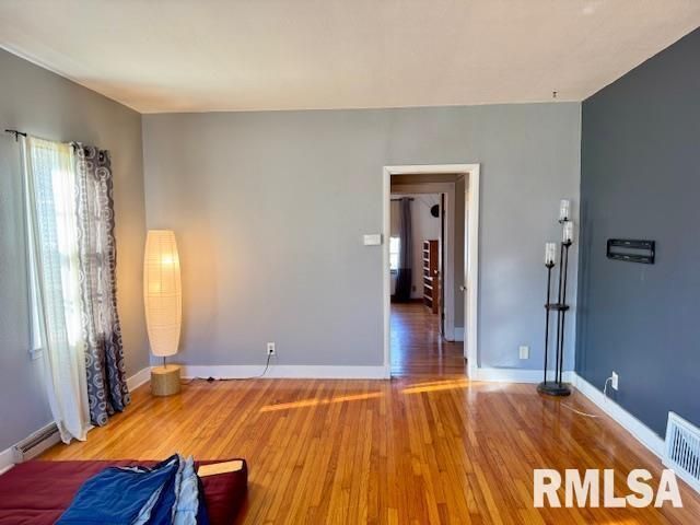 2918 PERSHING Boulevard, Clinton, IA 52732