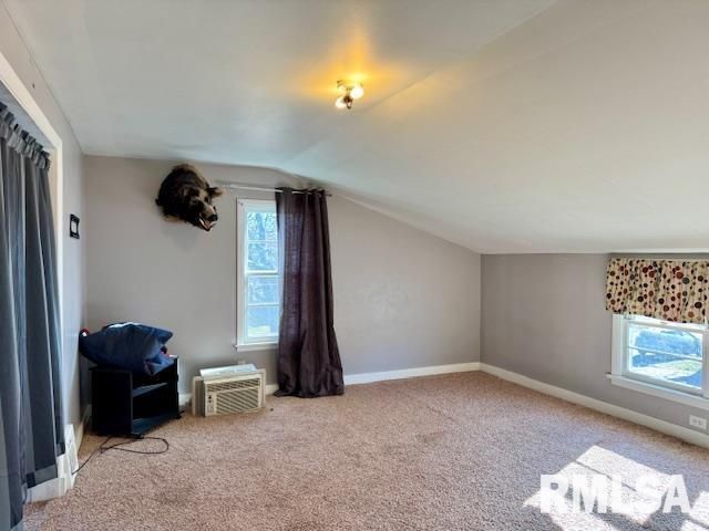 2918 PERSHING Boulevard, Clinton, IA 52732