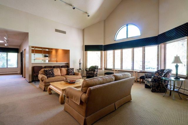 1830 Eagle Ridge Drive 1009, Mendota Heights, MN 55118