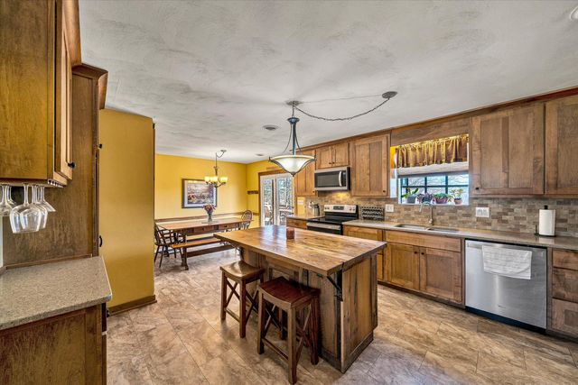 2770 Gravel Hill RD, Vinton, VA 24179