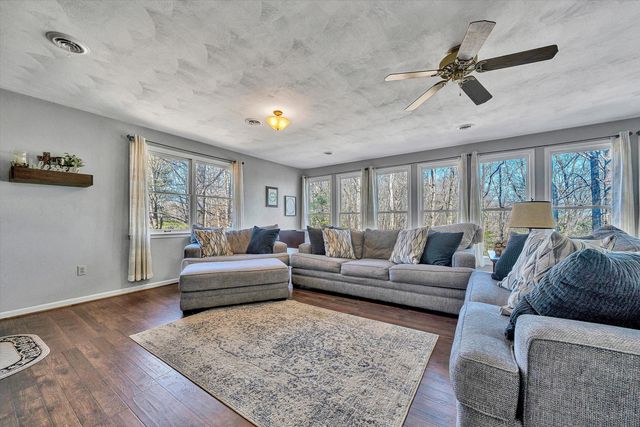 2770 Gravel Hill RD, Vinton, VA 24179